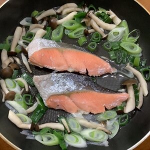 鮭と三色野菜の蒸し物
